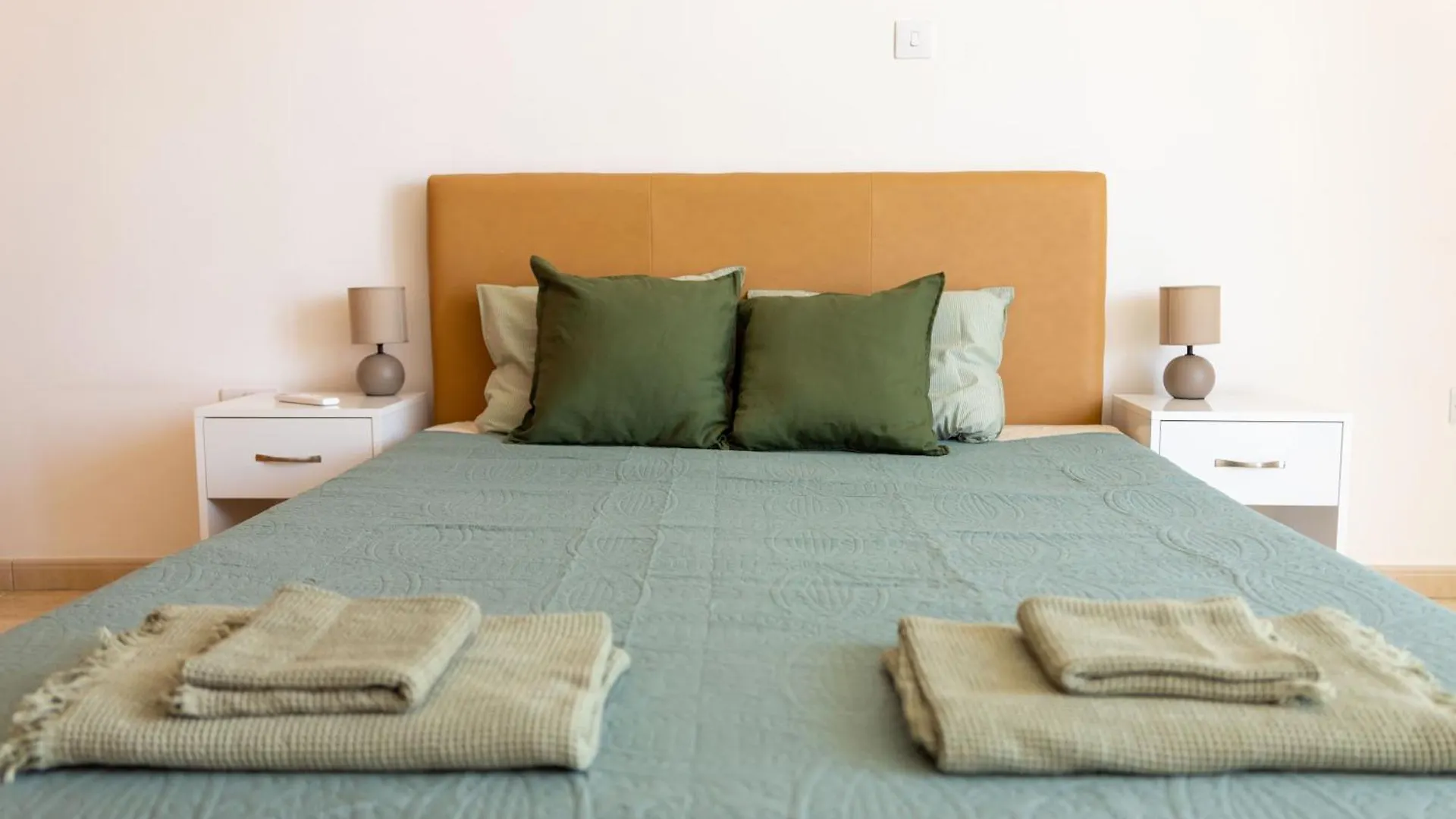 Stunning Apartment With Sea View Larnaca